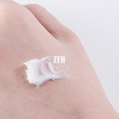 Yetişkinler İçin Beyazlatıcı Nemlendirici Yaşlanma Karşıtı Krem Formülasyonu 50ml